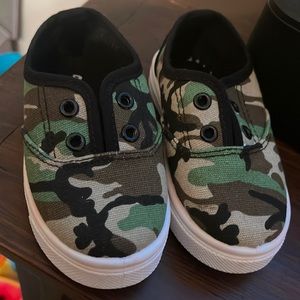 Toddler camo slip on shoes! Size 5 toddler